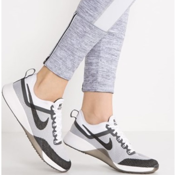 nike zoom dynamic women's